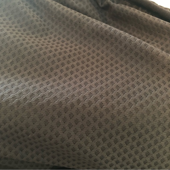 Fabletics | Navy Quilted Vest Unisex - Picture 4 of 7